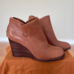 Ladies Gianni Bini booties